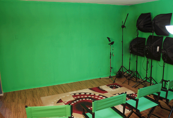 Reel Filming Studio w chairs